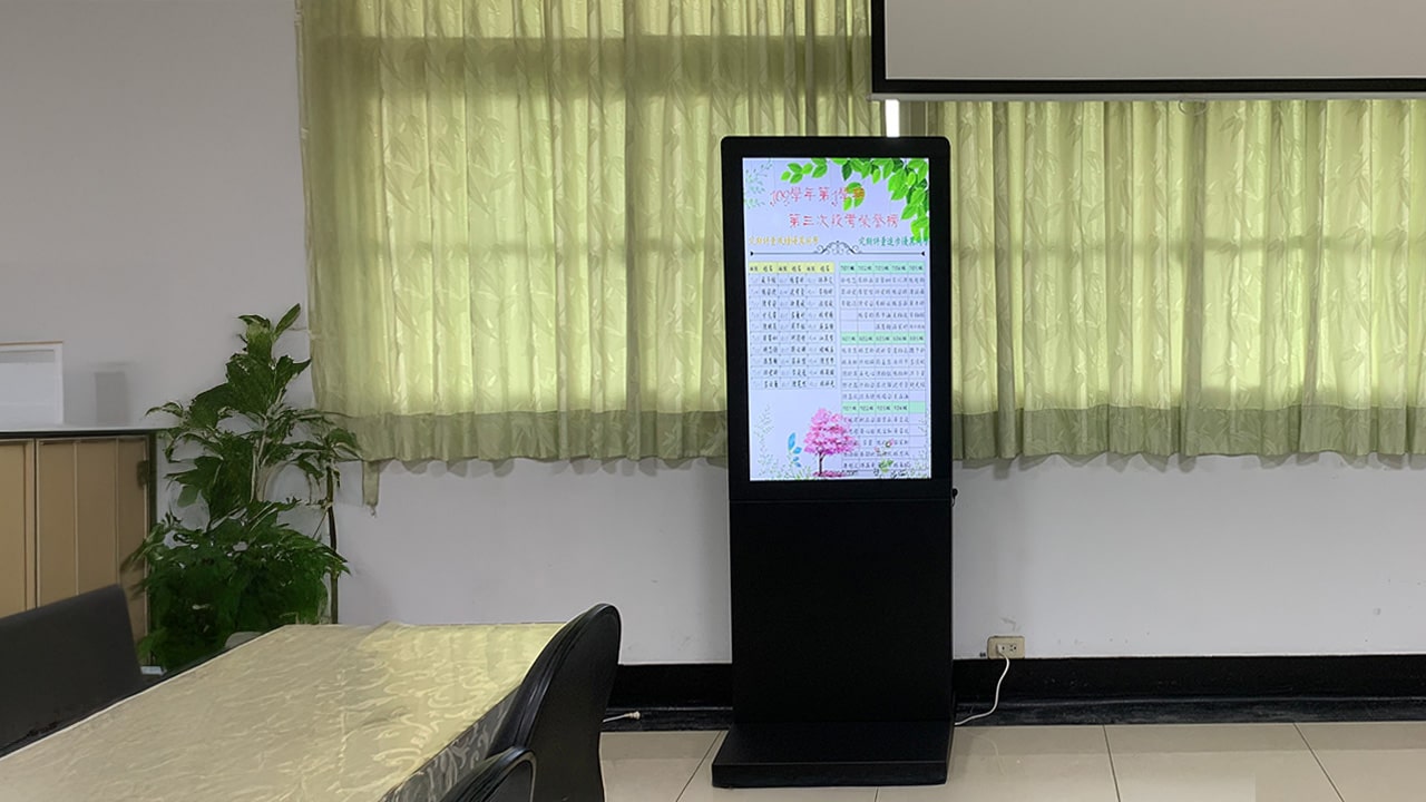 校園智慧顯示 × 廣迅媒體｜KIOSK 資訊整合應用