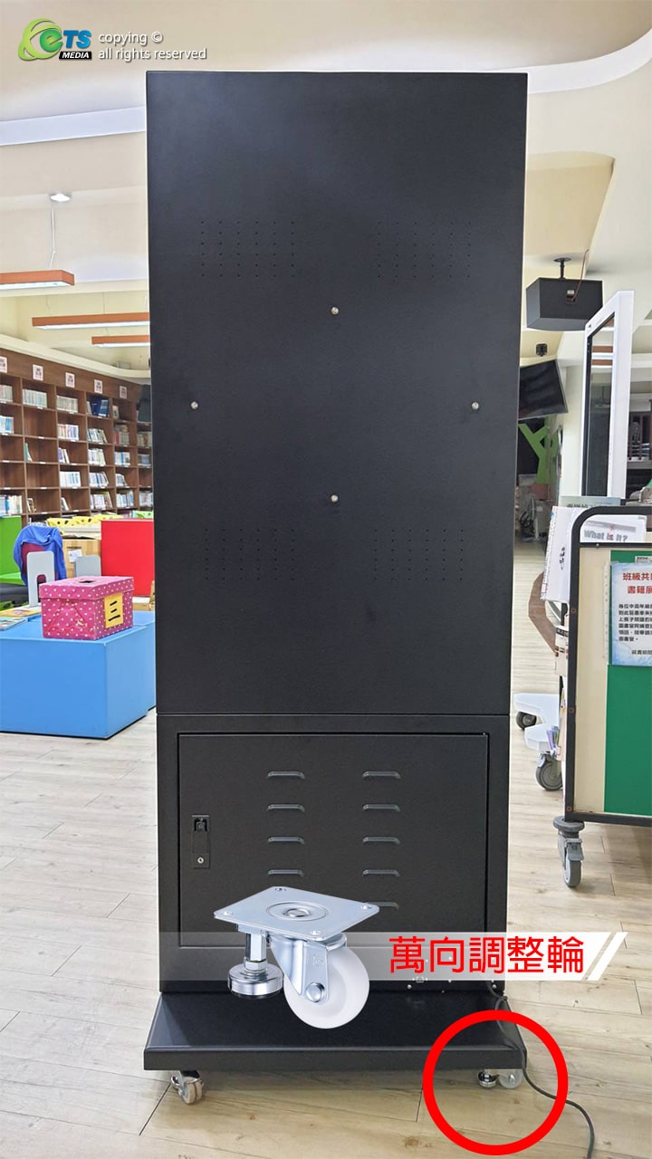 西門國小在校園公共空間設置廣迅媒體 KIOSK 直立式機櫃顯示公告與活動資訊